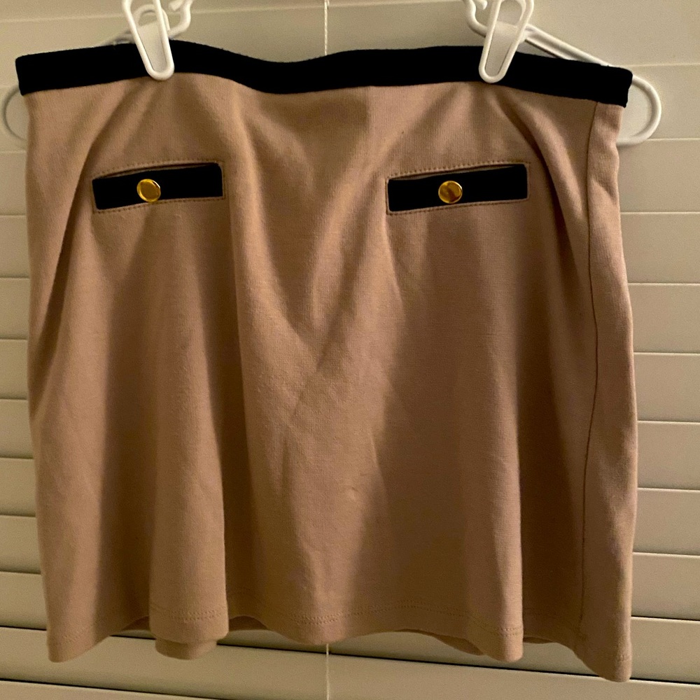 Classic style mini skirt